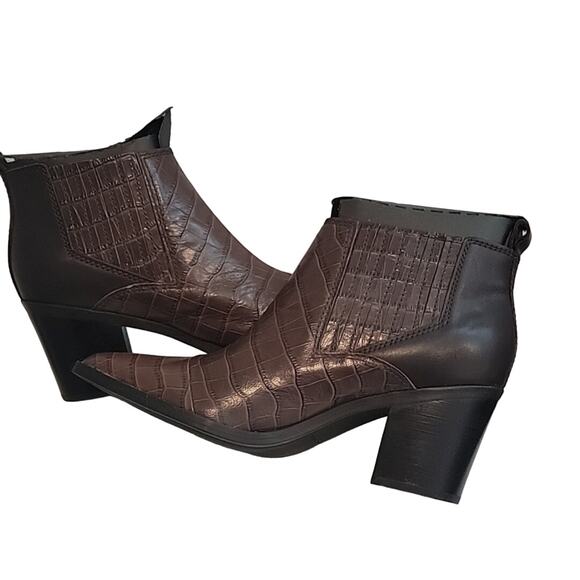 NIB Marc Fisher Rental 2 Chelsea Boots, Size 8.5 - Picture 5 of 9